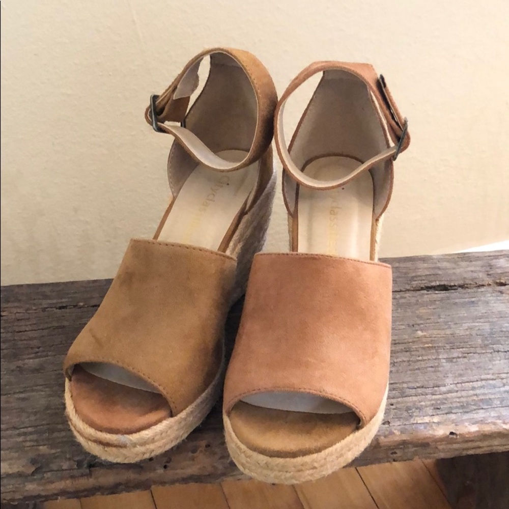 Tan Wedges